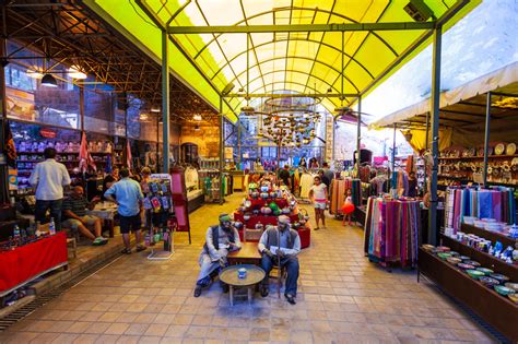 shopping in lara beach